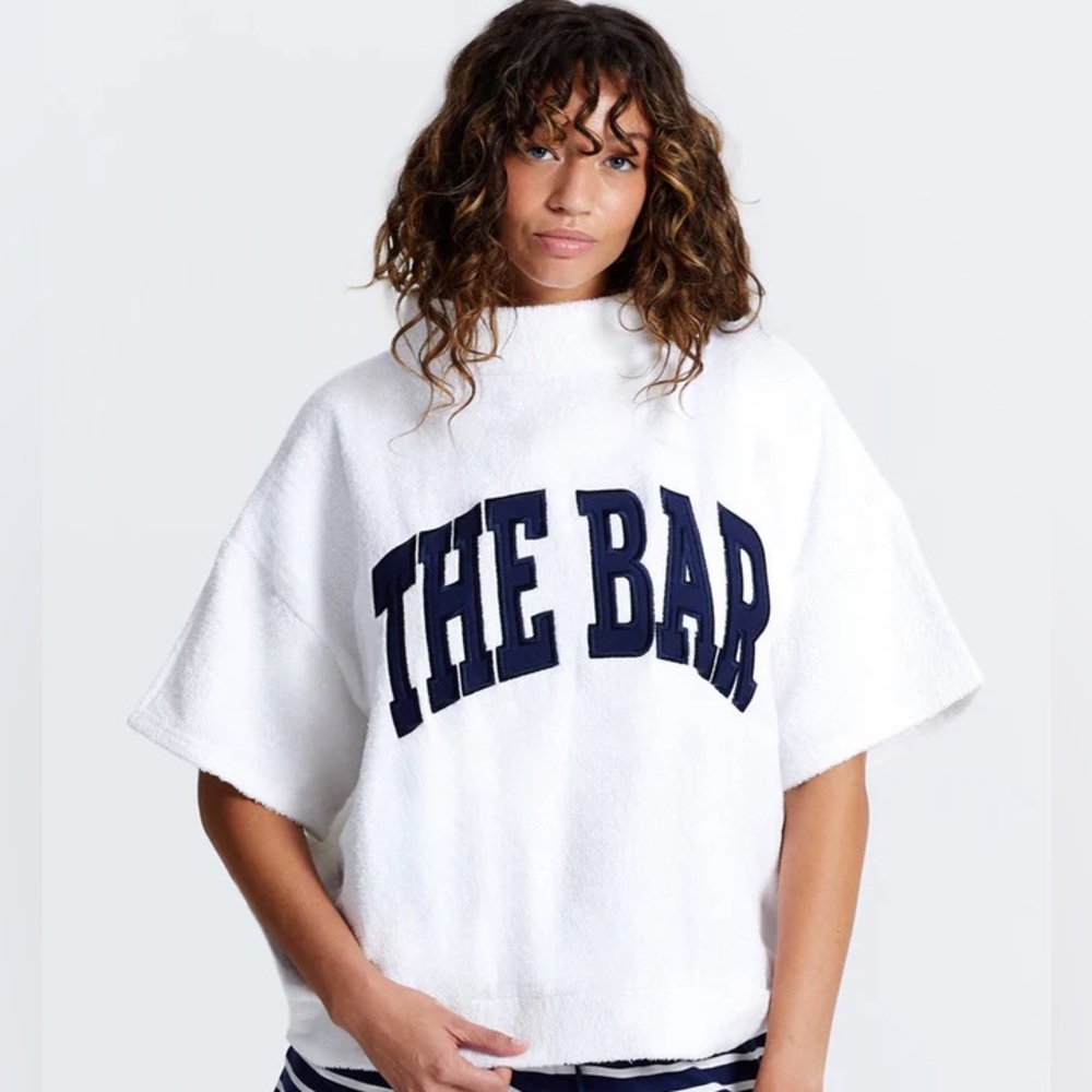 IN SEARCH OF!!!!!!!
Please lmk if anyone has this in a medium or large